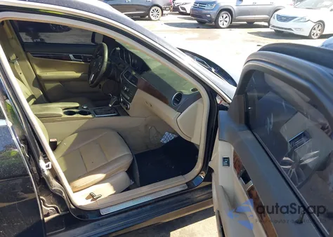 2013 Mercedes-Benz C 250 Sport из США, поврежденный, VIN WDDGF4HB7DR262194